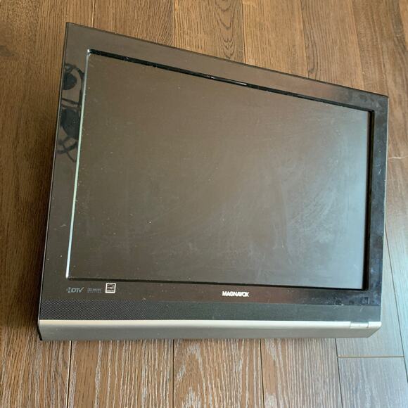 Magnavox HDTV - Picture 2 of 4